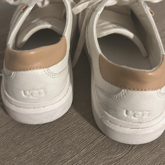 UGG Alameda Lace Sneakers cute and comfy! - Picture 5 of 7